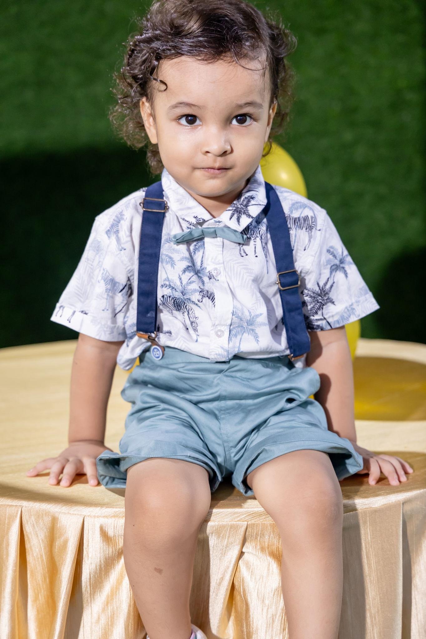 Vivaan rainbow hands